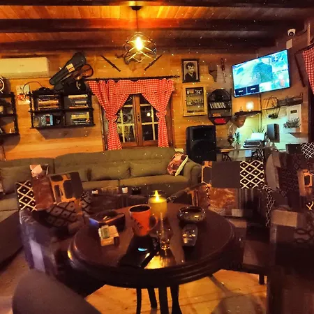 Odmaraliste Kod Mice 5 شقة